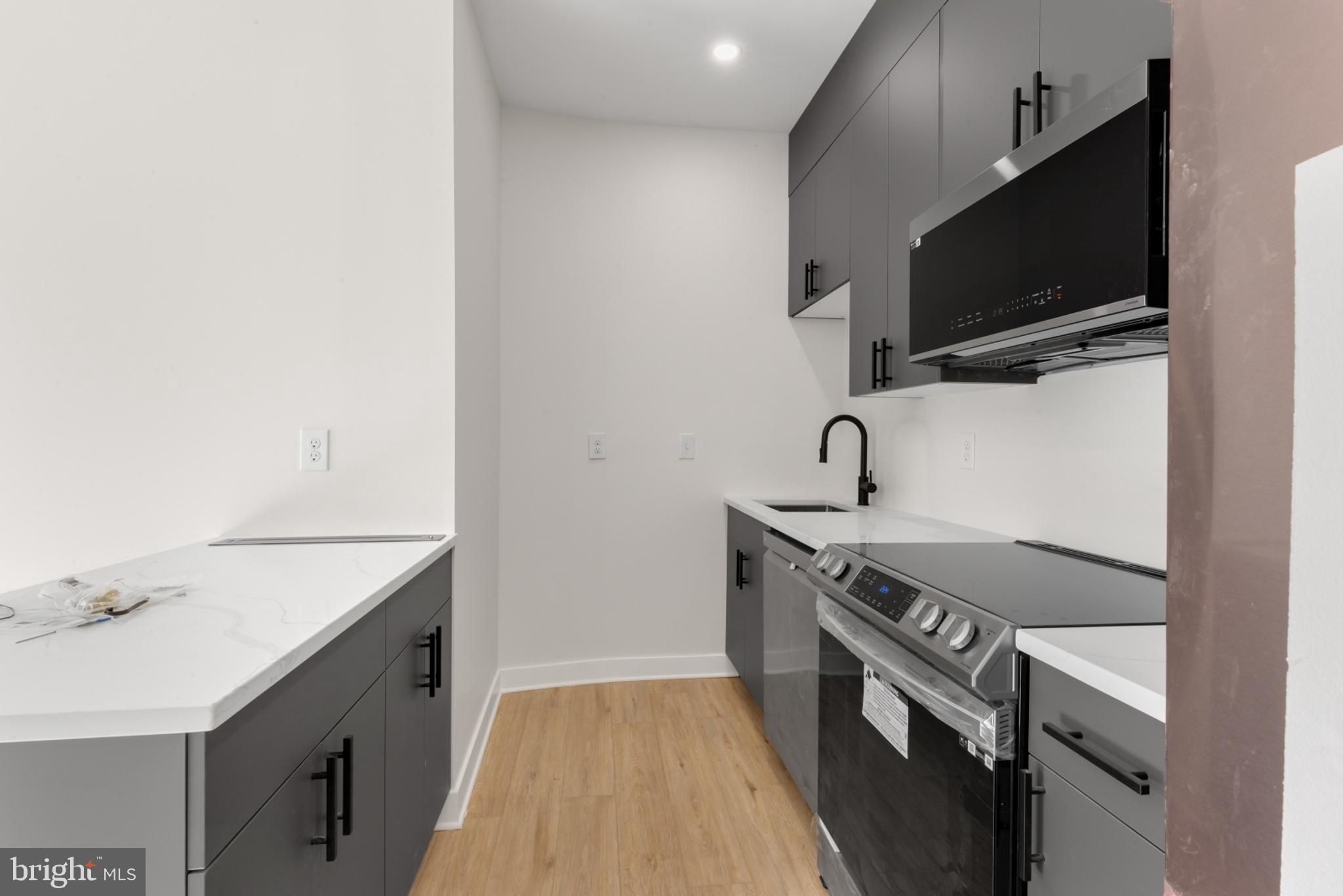 OLDE KENSINGTON - Residential Lease