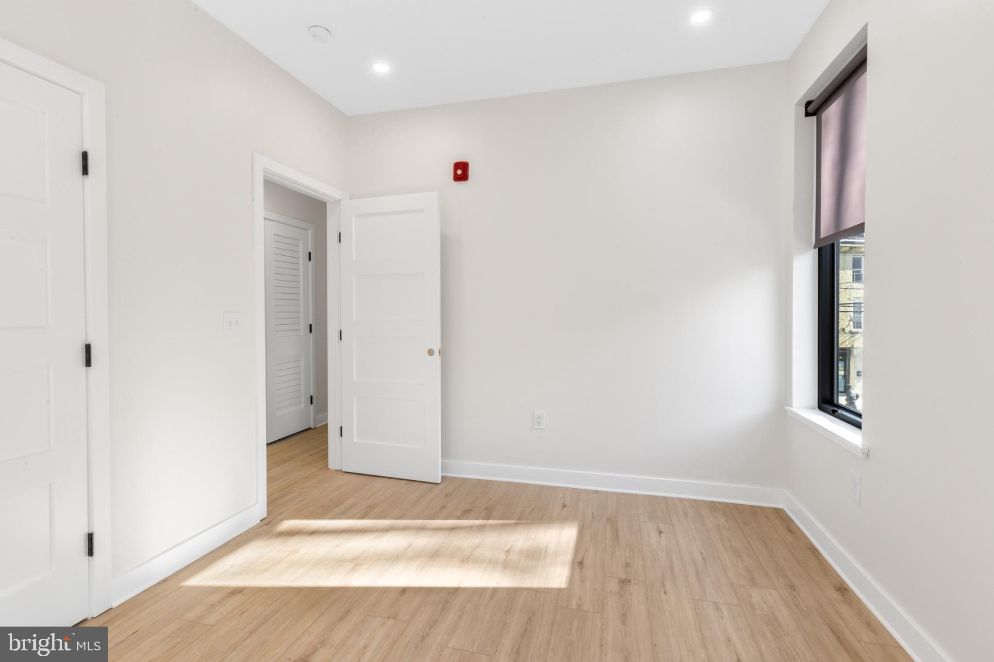 OLDE KENSINGTON - Residential Lease