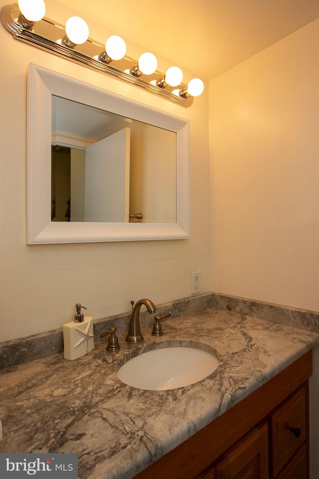 THE RIDGELY - Residential