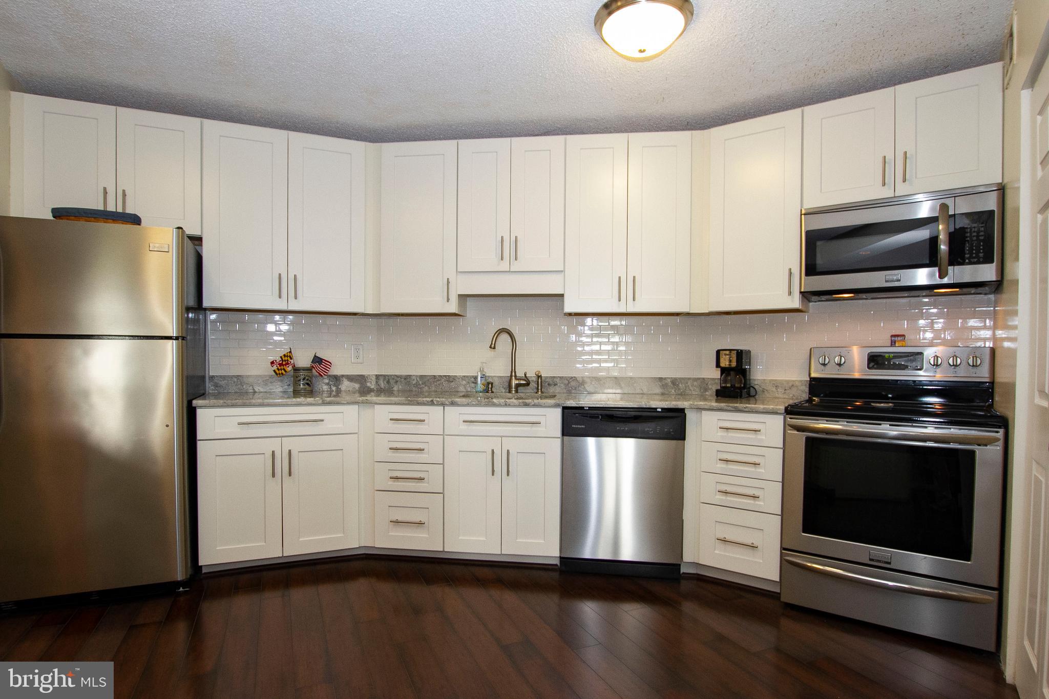 THE RIDGELY - Residential