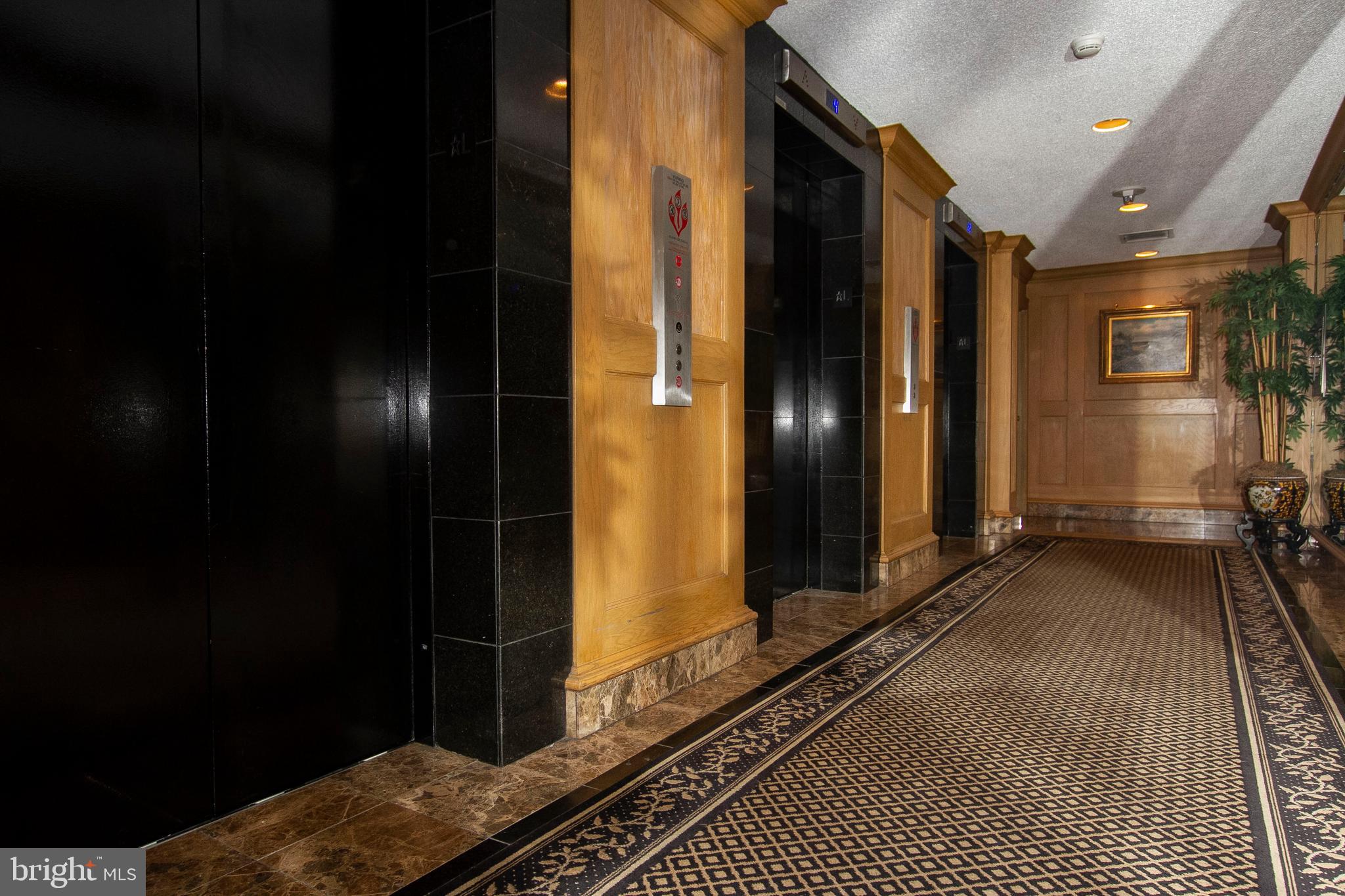 THE RIDGELY - Residential