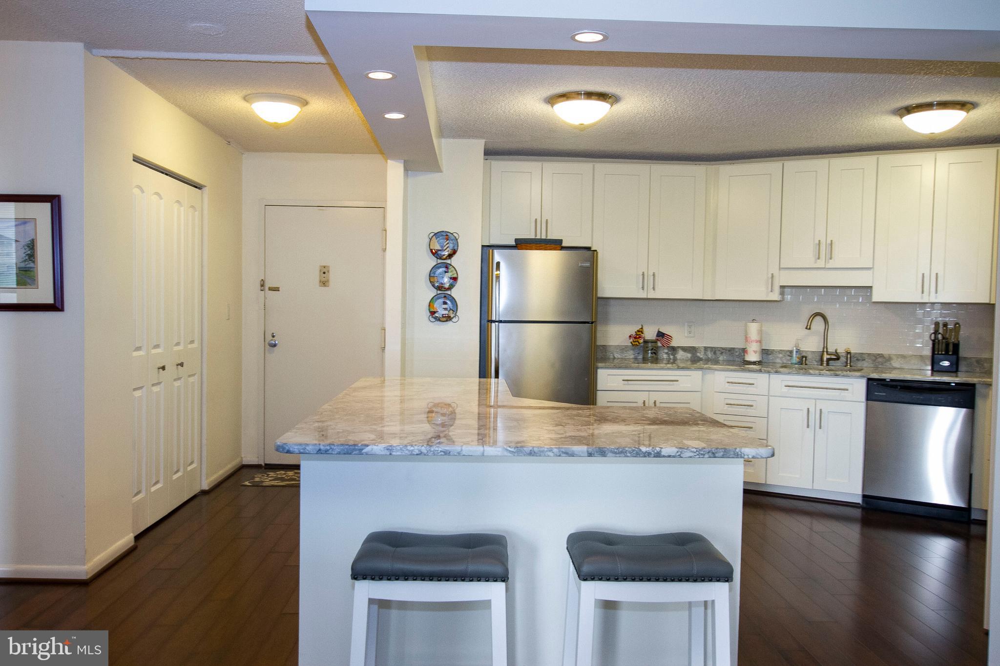 THE RIDGELY - Residential