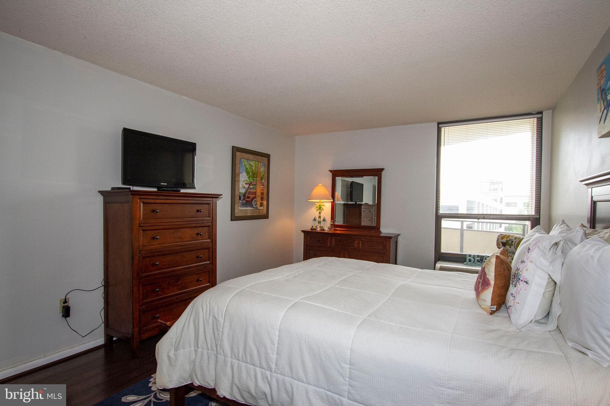 THE RIDGELY - Residential