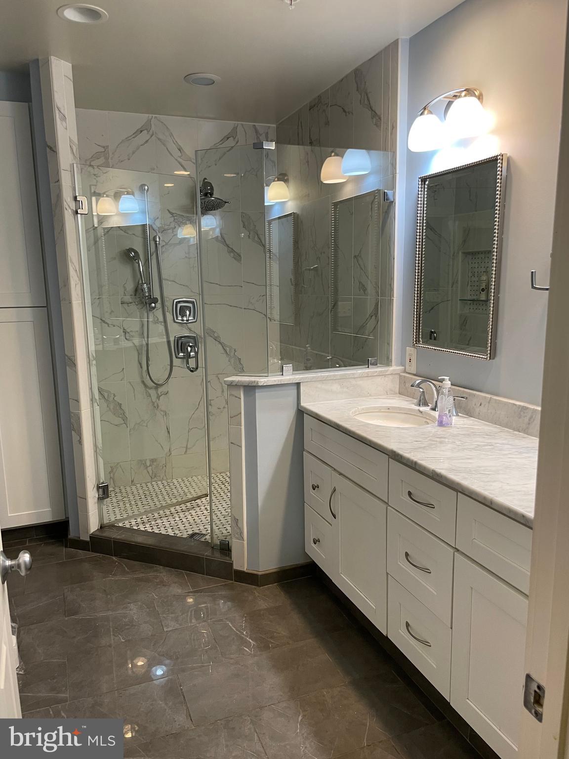 CLARENDON PARK - Residential