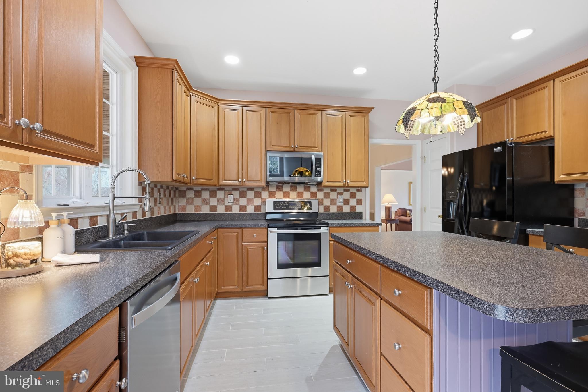 KEMBLESVILLE WEST - Residential