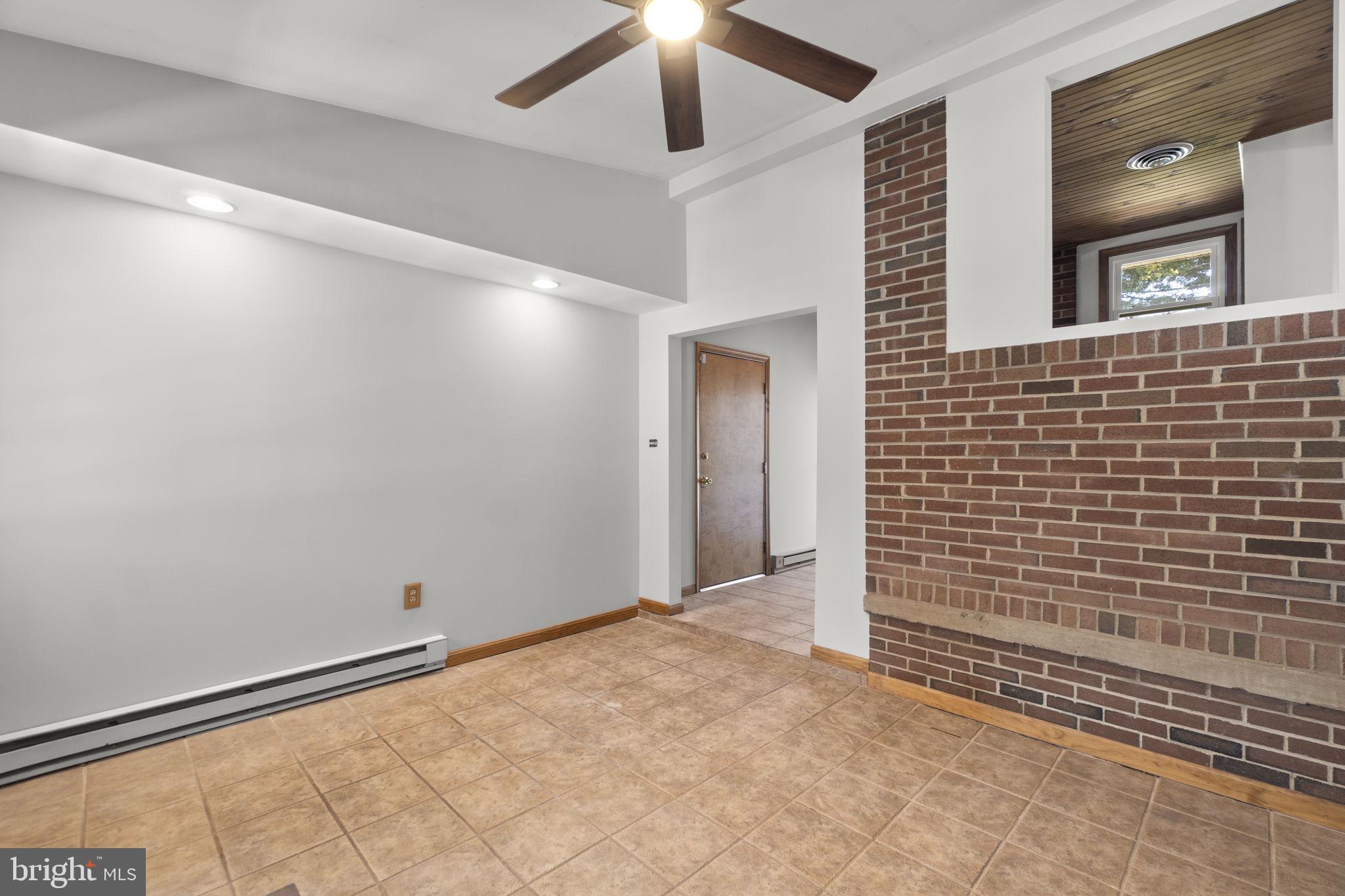 CATOCTIN MANOR - Residential