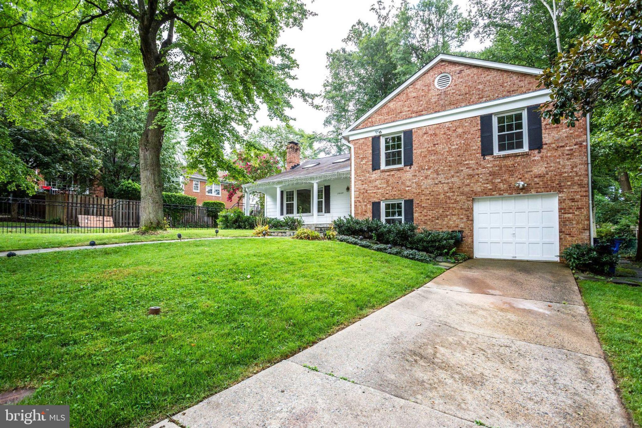 KENWOOD PARK - Residential Lease