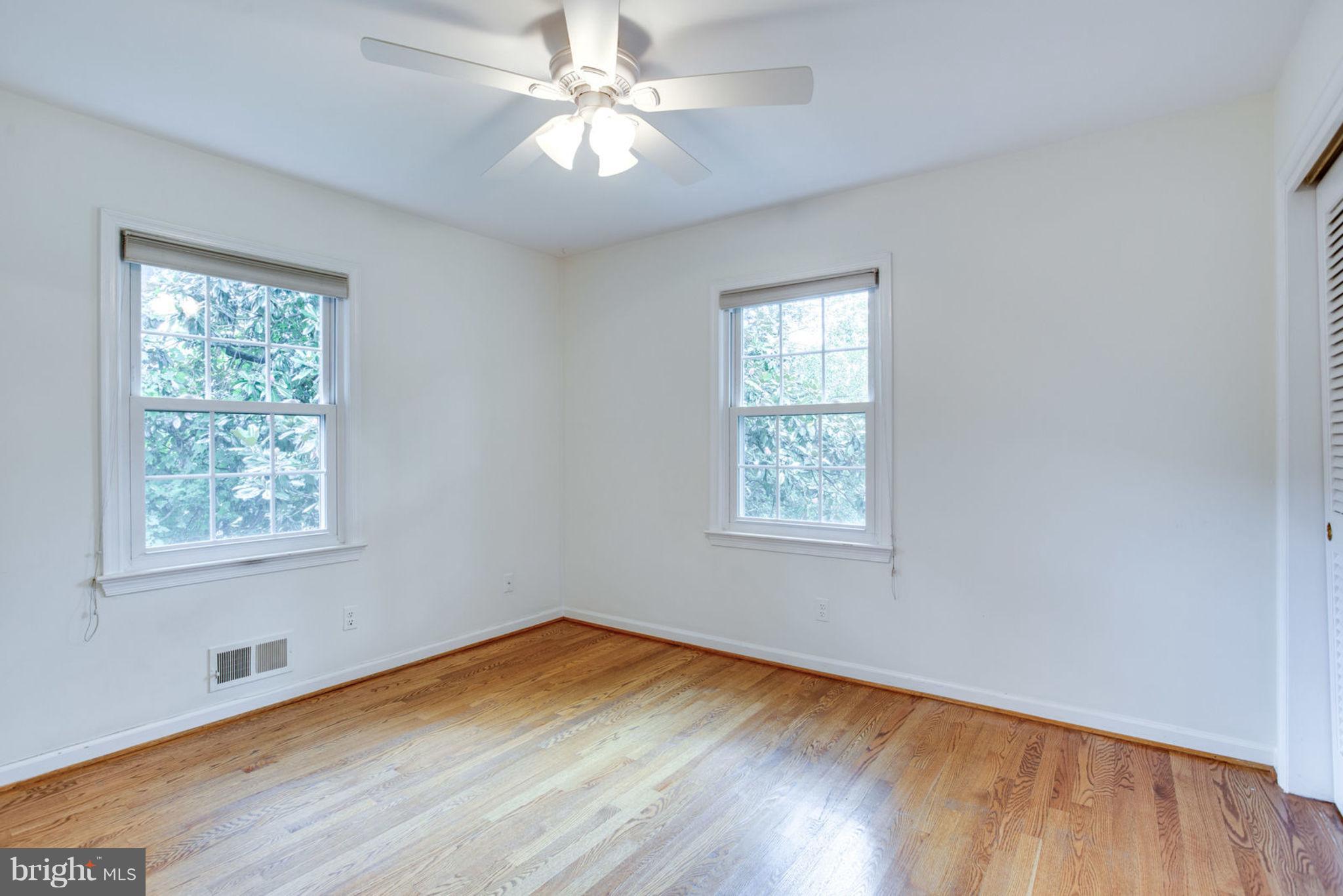 KENWOOD PARK - Residential Lease