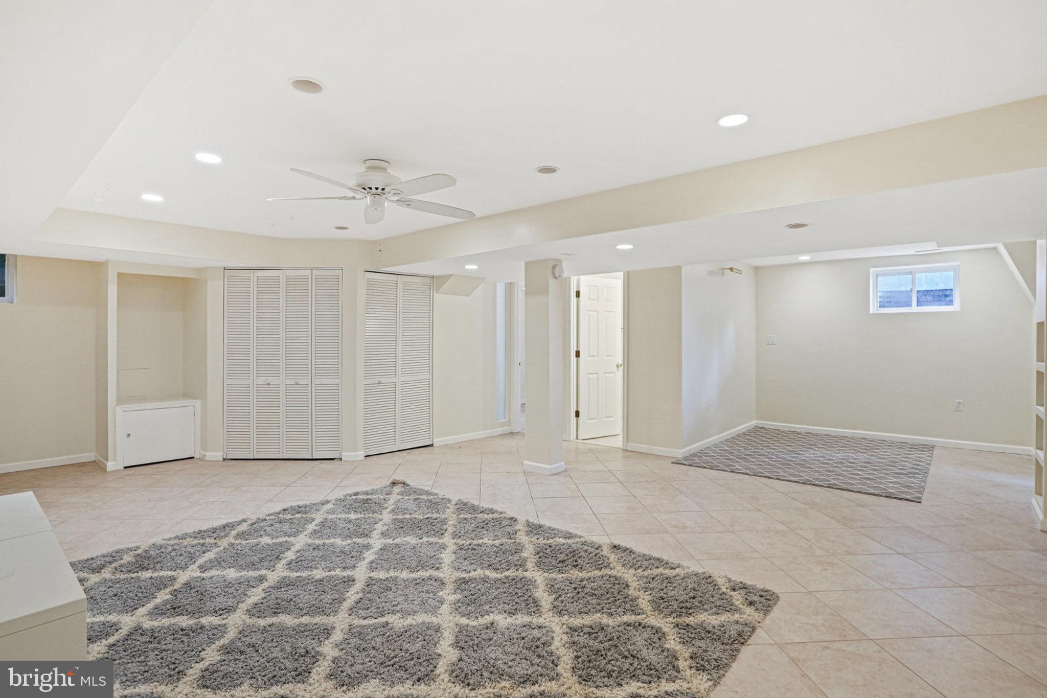 KENWOOD PARK - Residential Lease