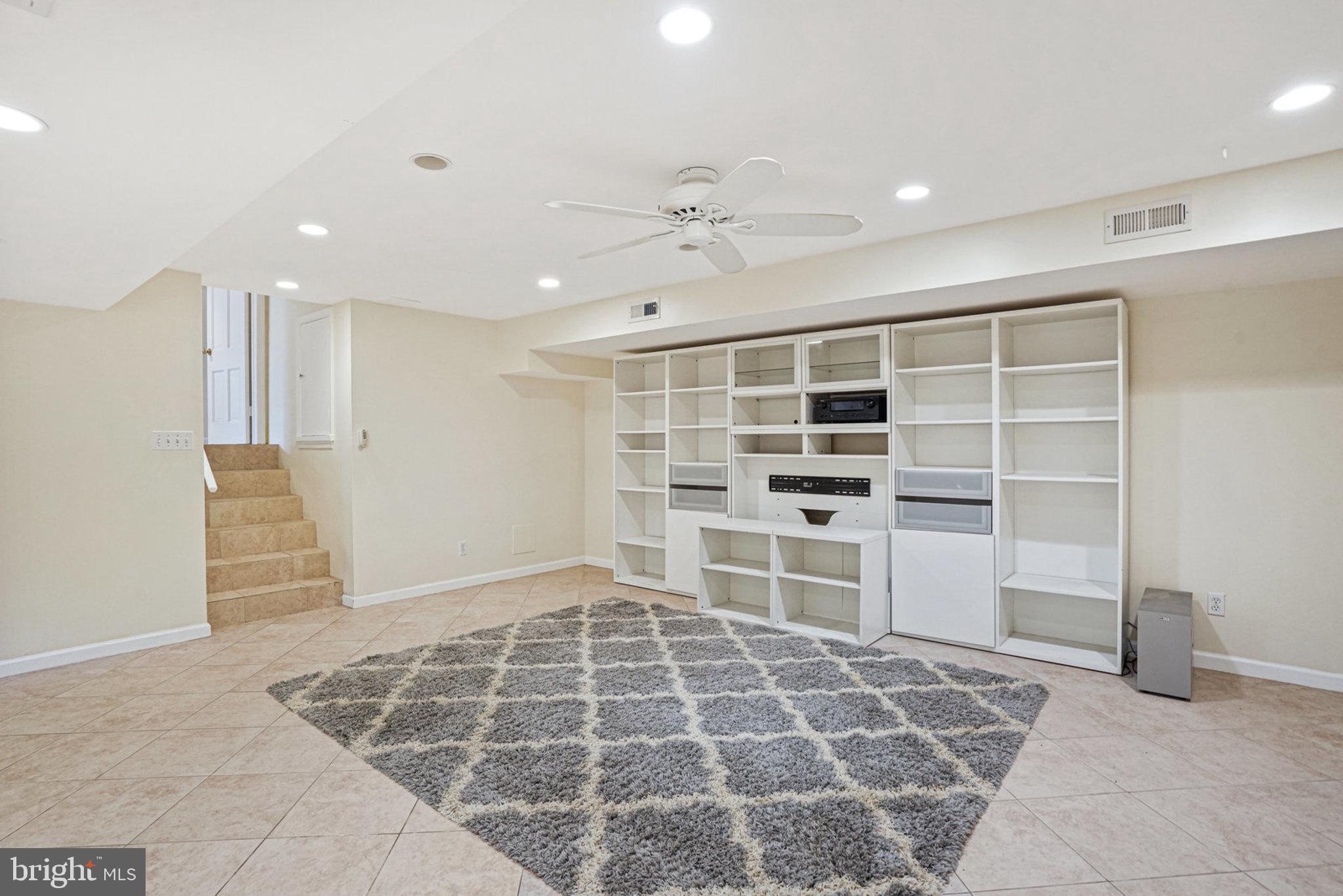 KENWOOD PARK - Residential Lease