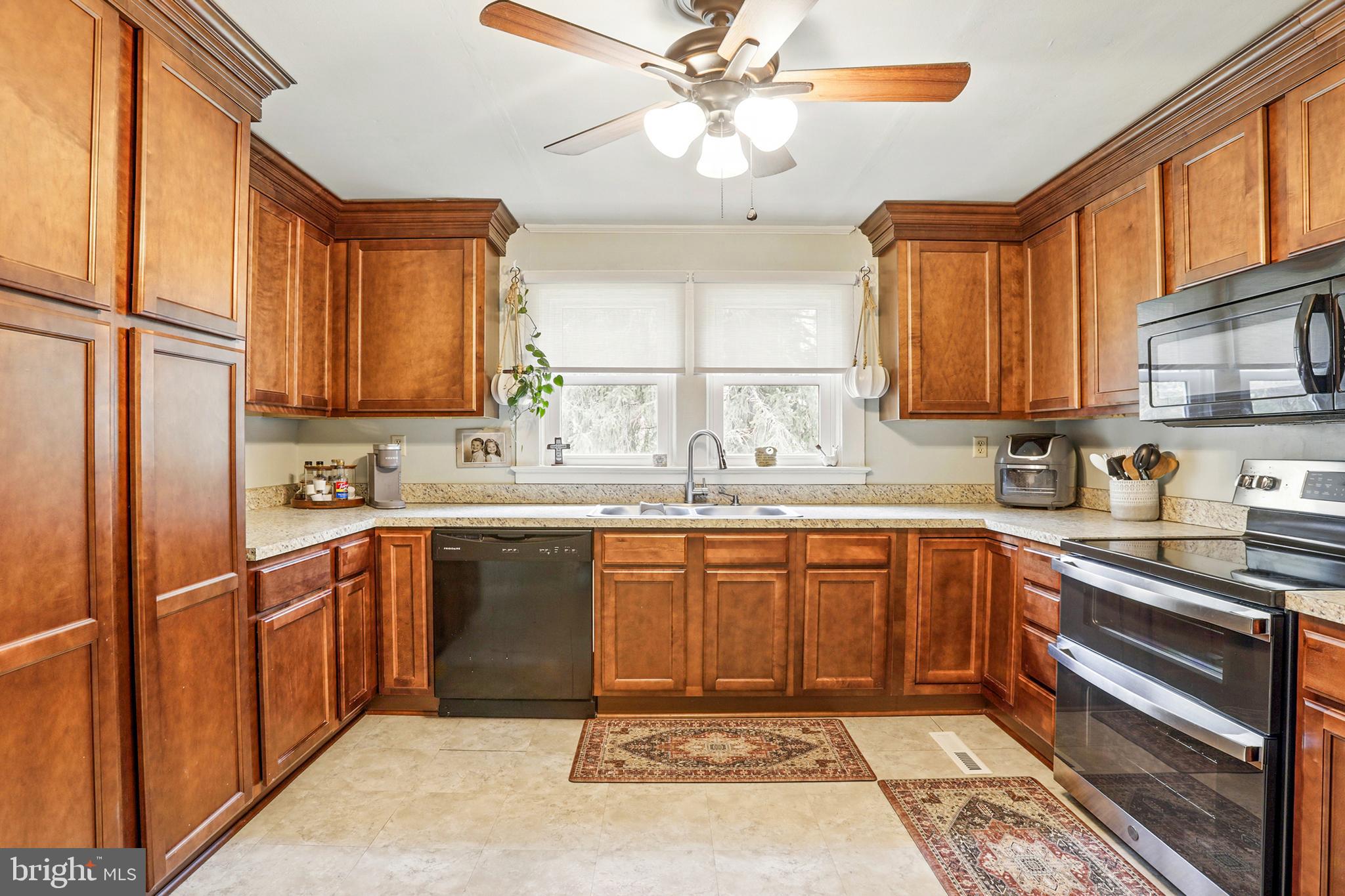 MATHIAS POINT - Residential