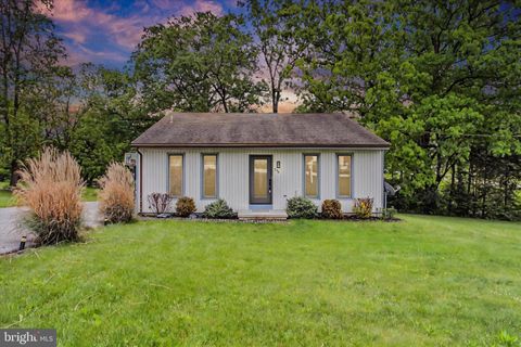 298 LAKE MEADE DRIVE EAST BERLIN PA 17316