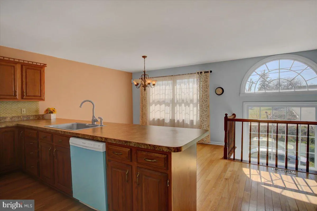 Chambersburg, Pennsylvania 17202, United States, 3 Bedrooms Bedrooms, ,4 BathroomsBathrooms,Residential,Active,95889