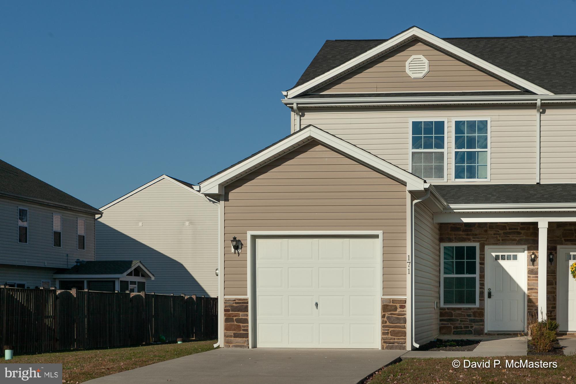 TOWNES OF RIDGEWAY - Residential