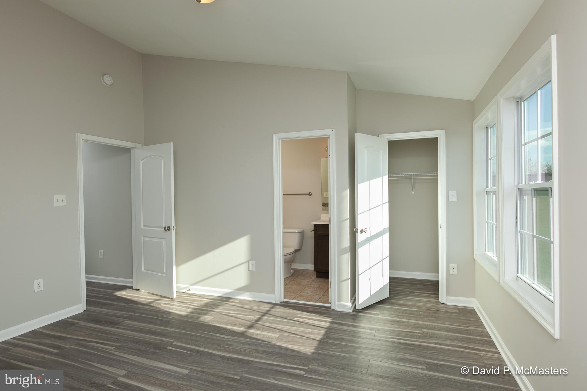 TOWNES OF RIDGEWAY - Residential