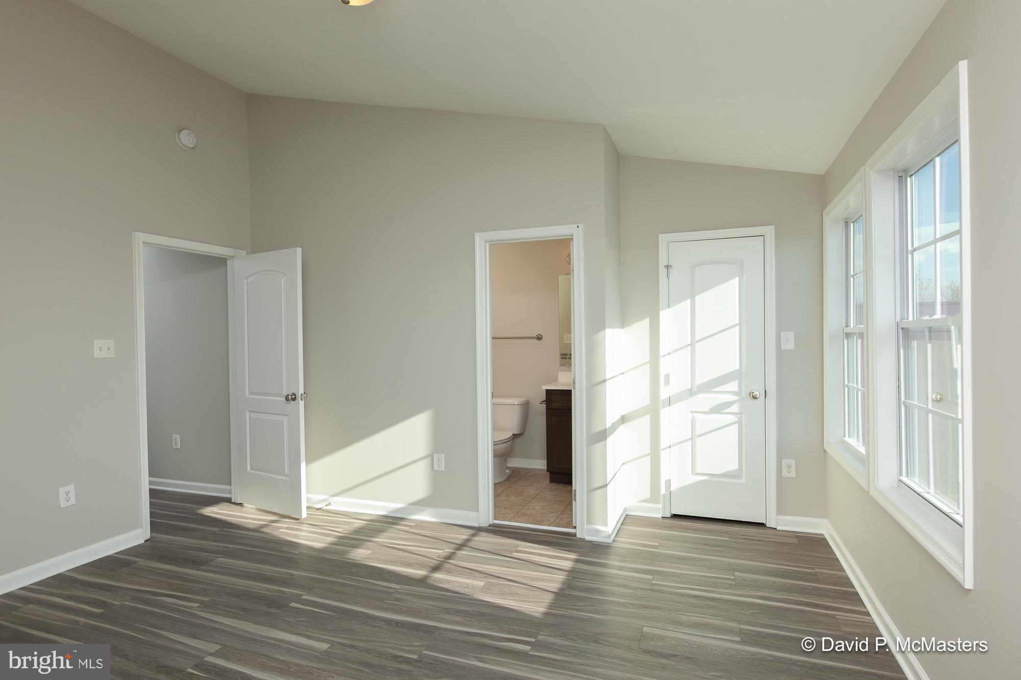 TOWNES OF RIDGEWAY - Residential