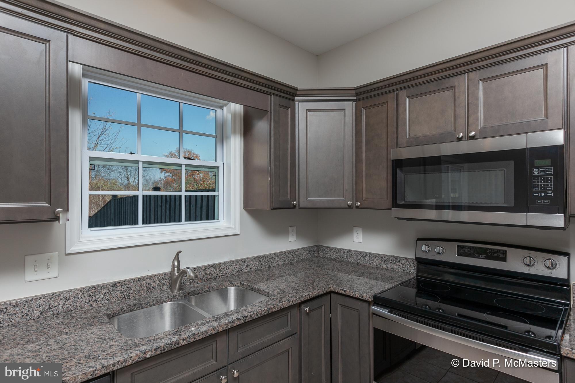 TOWNES OF RIDGEWAY - Residential