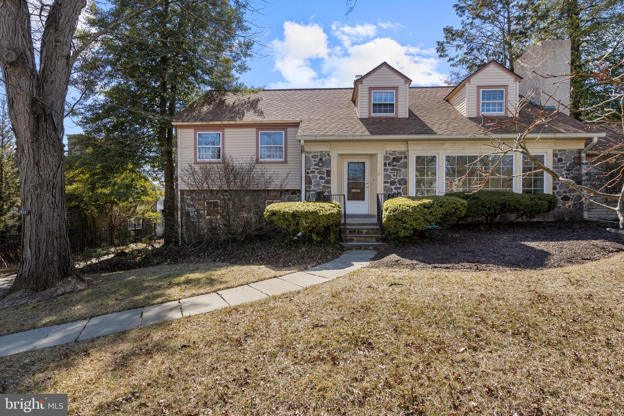 Wynnewood, Pennsylvania 19096, United States, 3 Bedrooms Bedrooms, ,2 BathroomsBathrooms,Residential,Pending,87918