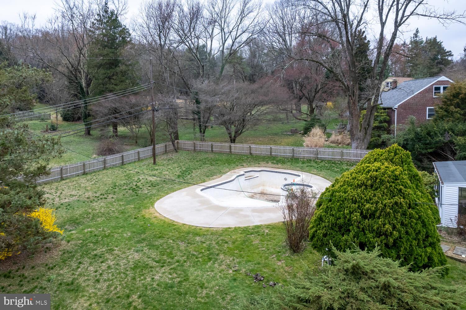WALLACE WOODS - Residential