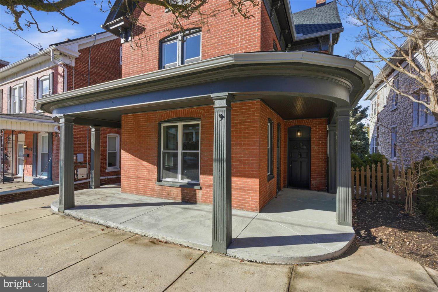 305 W BROADWAY