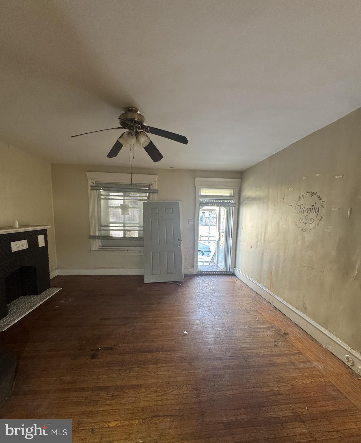 6056 DELANCEY STREET