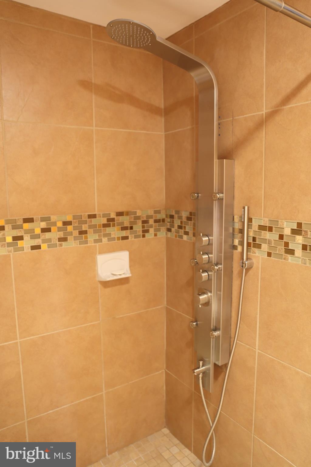 SKYLINE PLAZA - Residential Lease