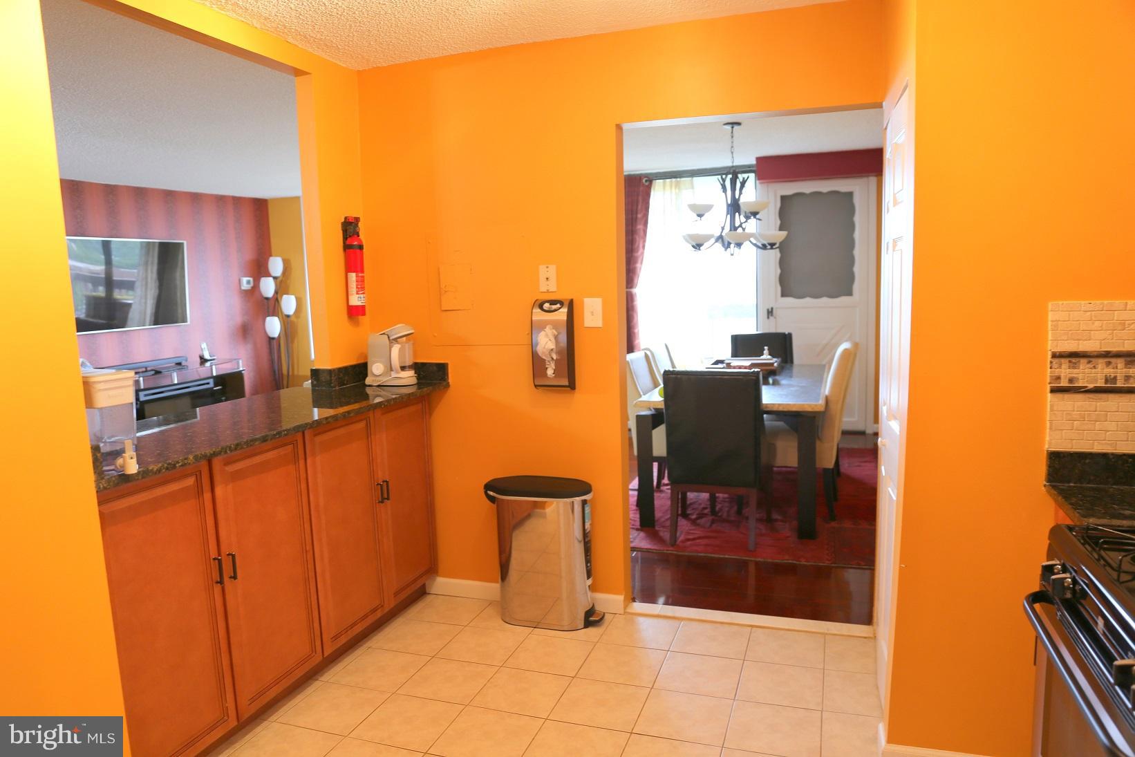 SKYLINE PLAZA - Residential Lease