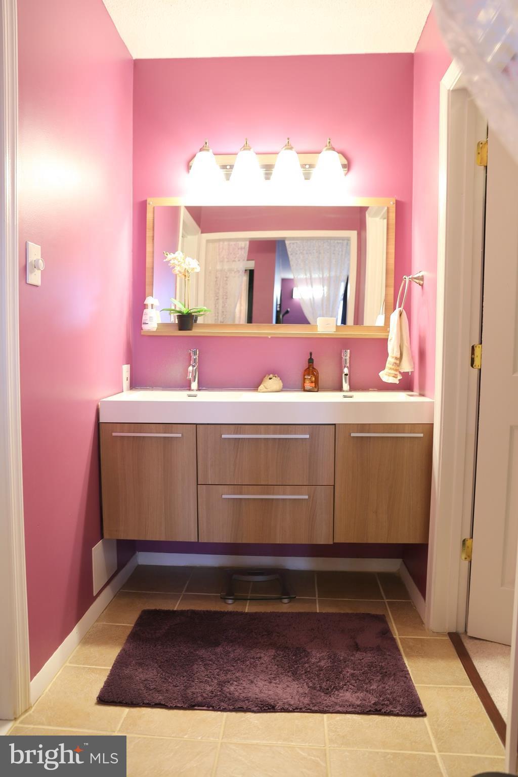 SKYLINE PLAZA - Residential Lease