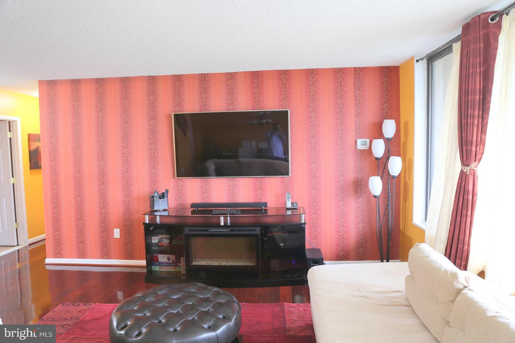 SKYLINE PLAZA - Residential Lease