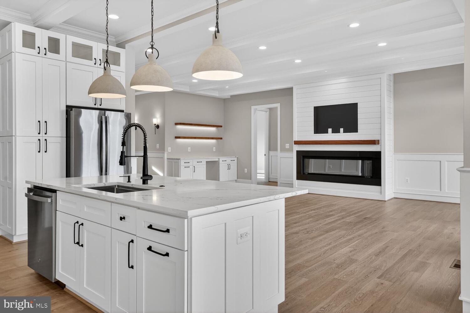 ROCK ISLAND LANDING - Residential