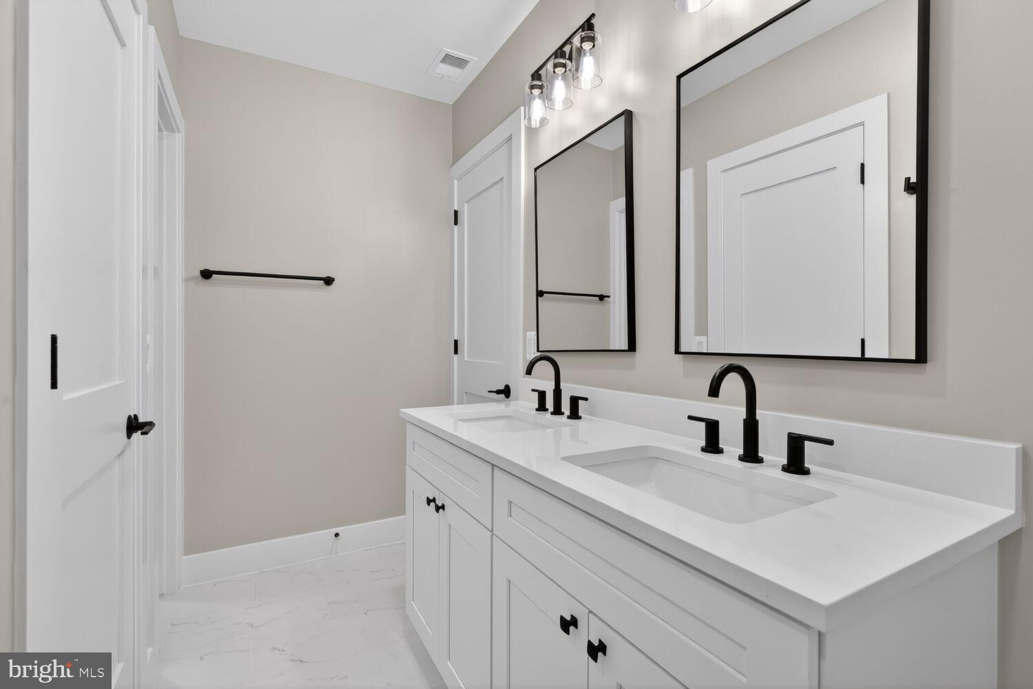 ROCK ISLAND LANDING - Residential