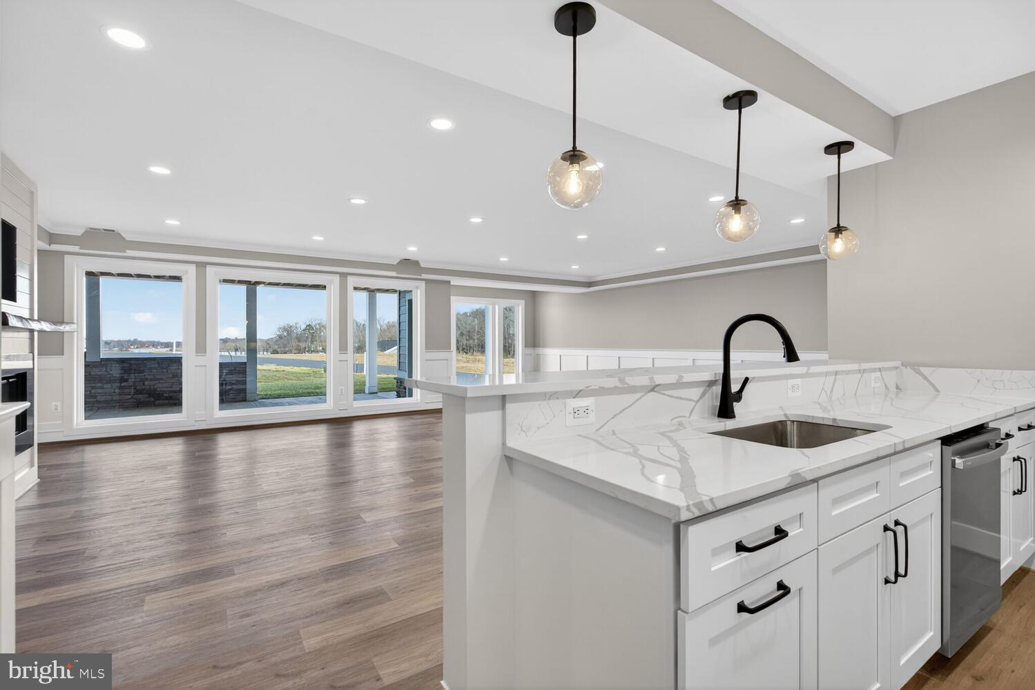 ROCK ISLAND LANDING - Residential