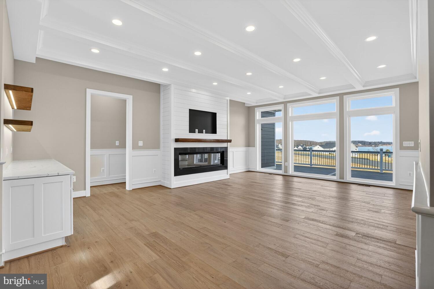 ROCK ISLAND LANDING - Residential