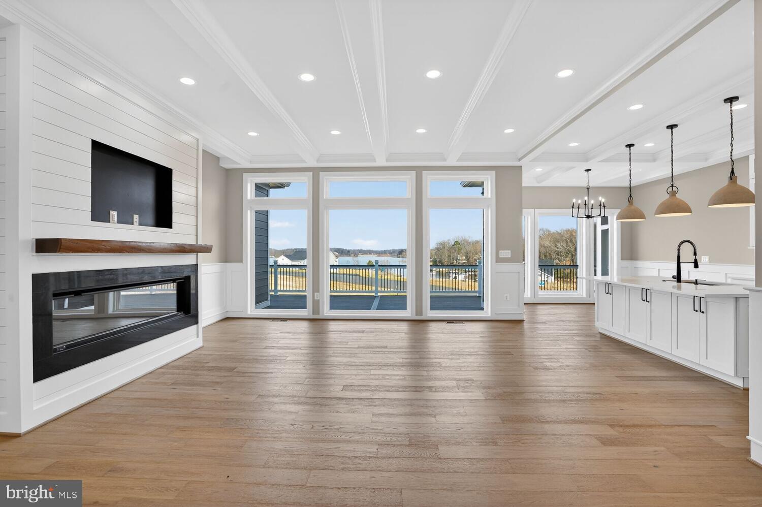 ROCK ISLAND LANDING - Residential