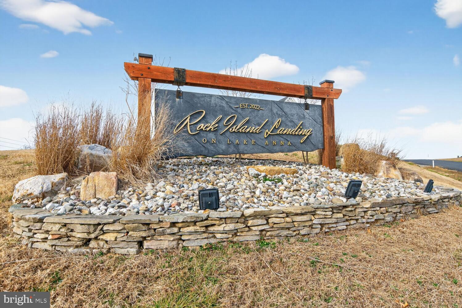 ROCK ISLAND LANDING - Residential