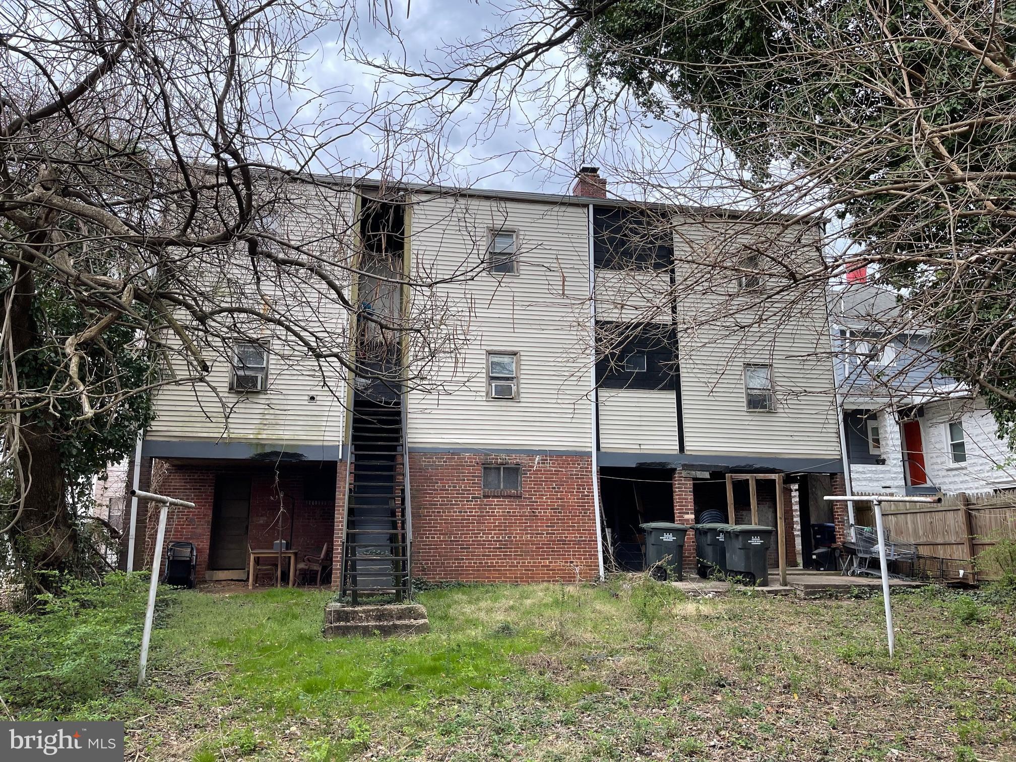 2513-2515 22ND STREET NE