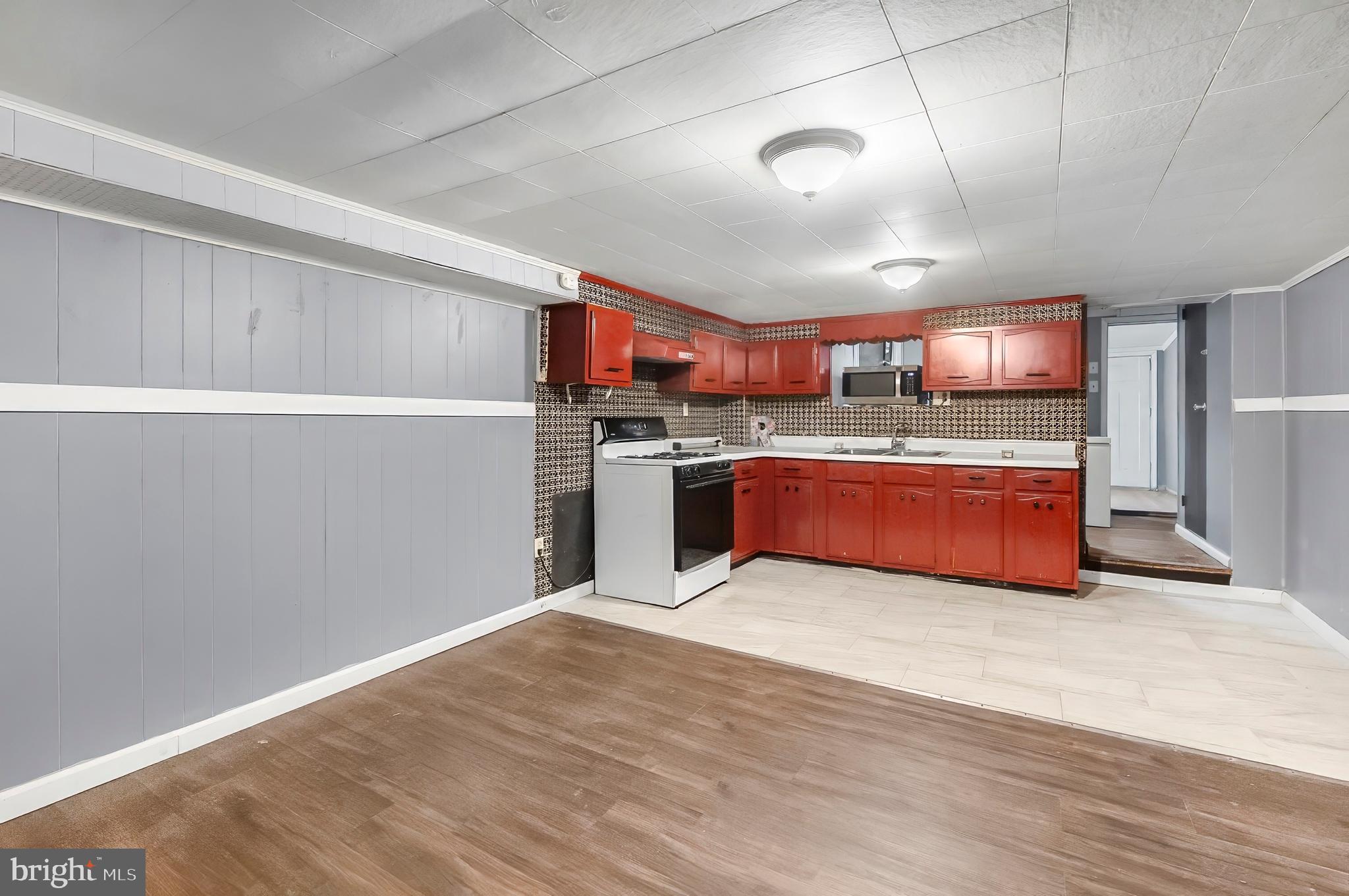 CURTIS BAY - Residential Lease