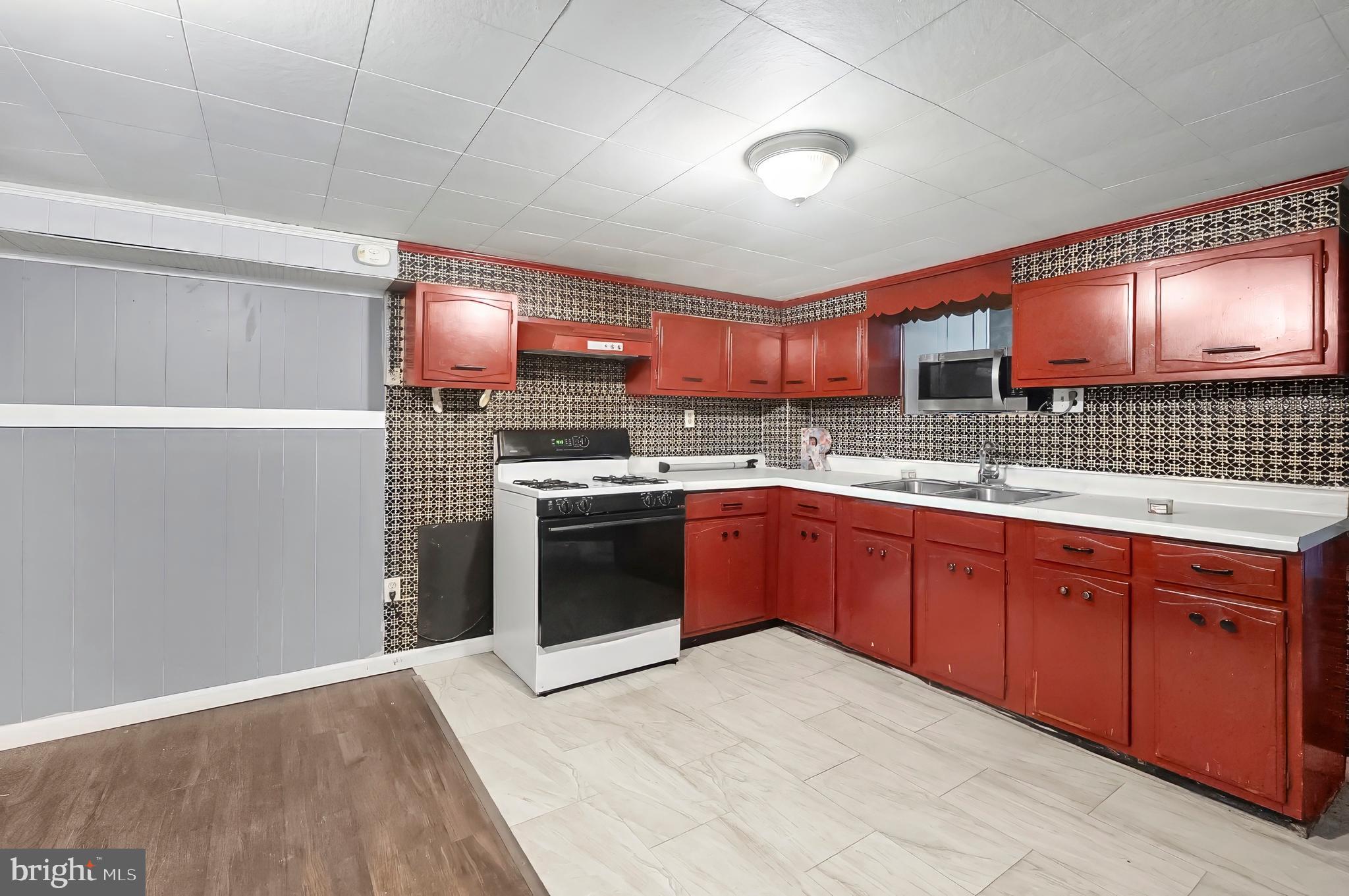 CURTIS BAY - Residential Lease