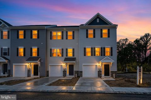 Condo For Sale - 7 Victorian Way<br/> Gloucester County, WEST DEPTFORD, NJ 08096