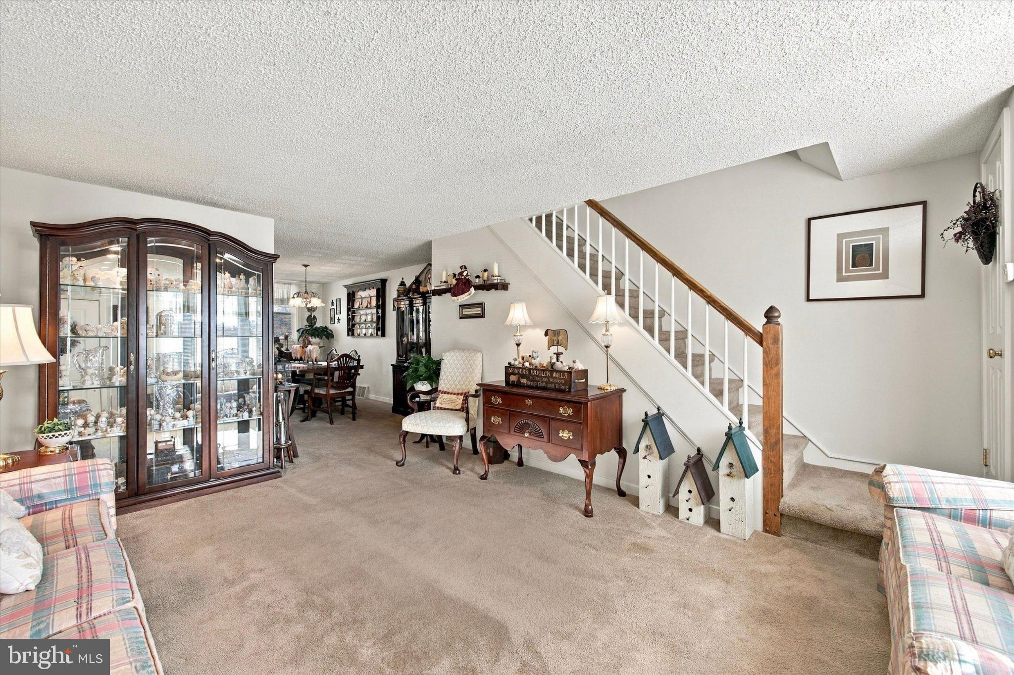 303 N OAK AVENUE