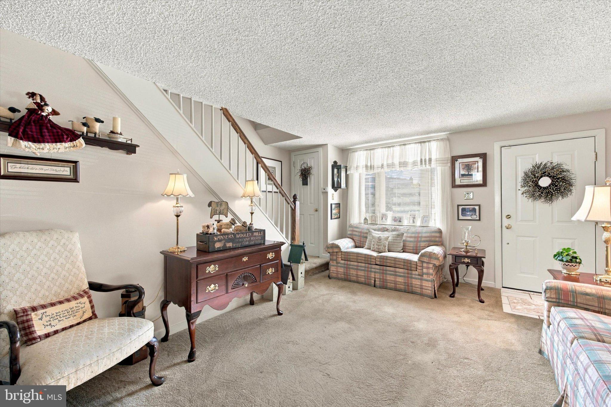 303 N OAK AVENUE