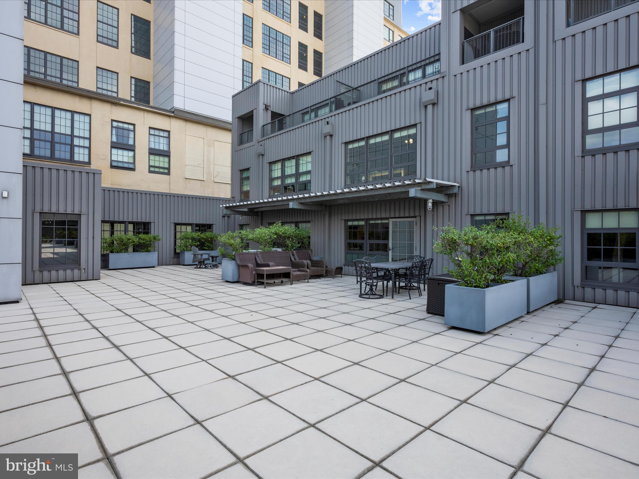 LOCUST POINT - Residential