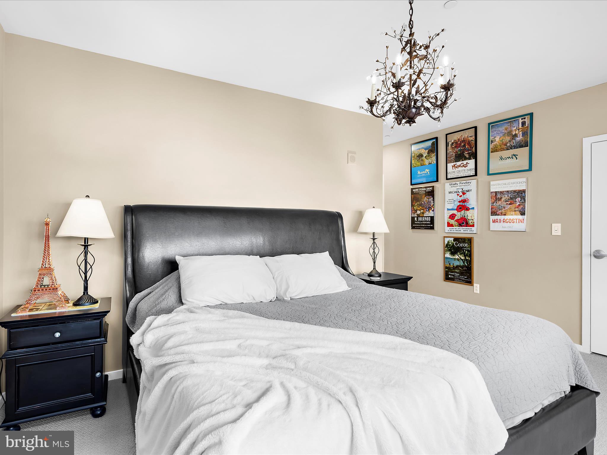 LOCUST POINT - Residential