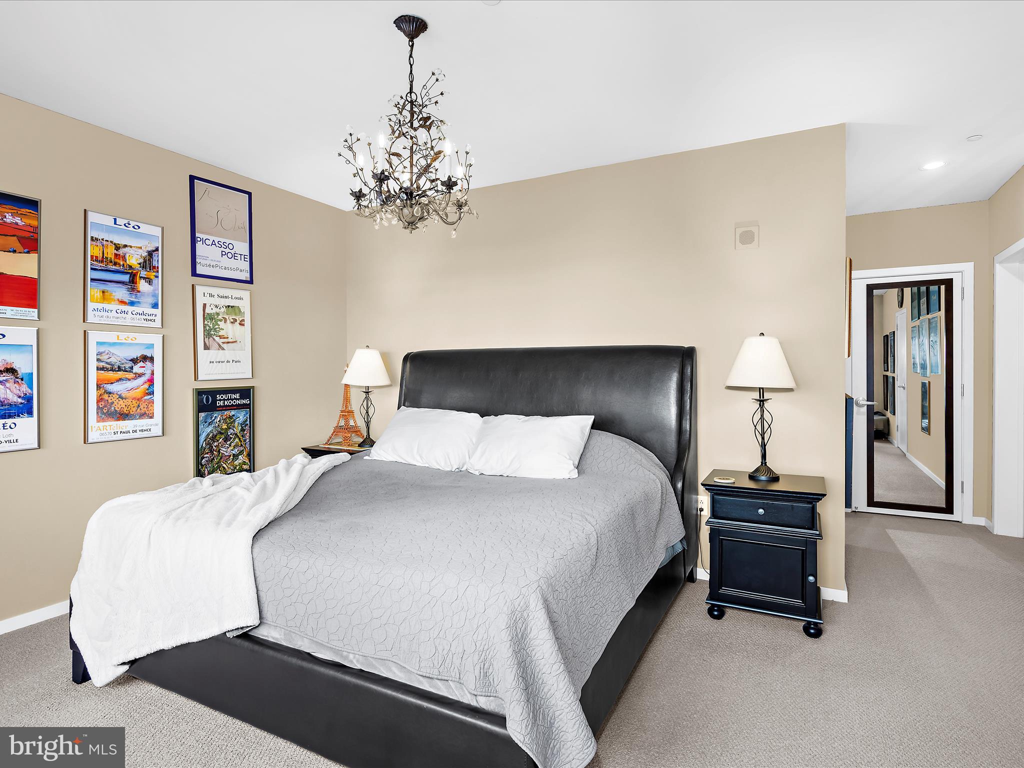 LOCUST POINT - Residential