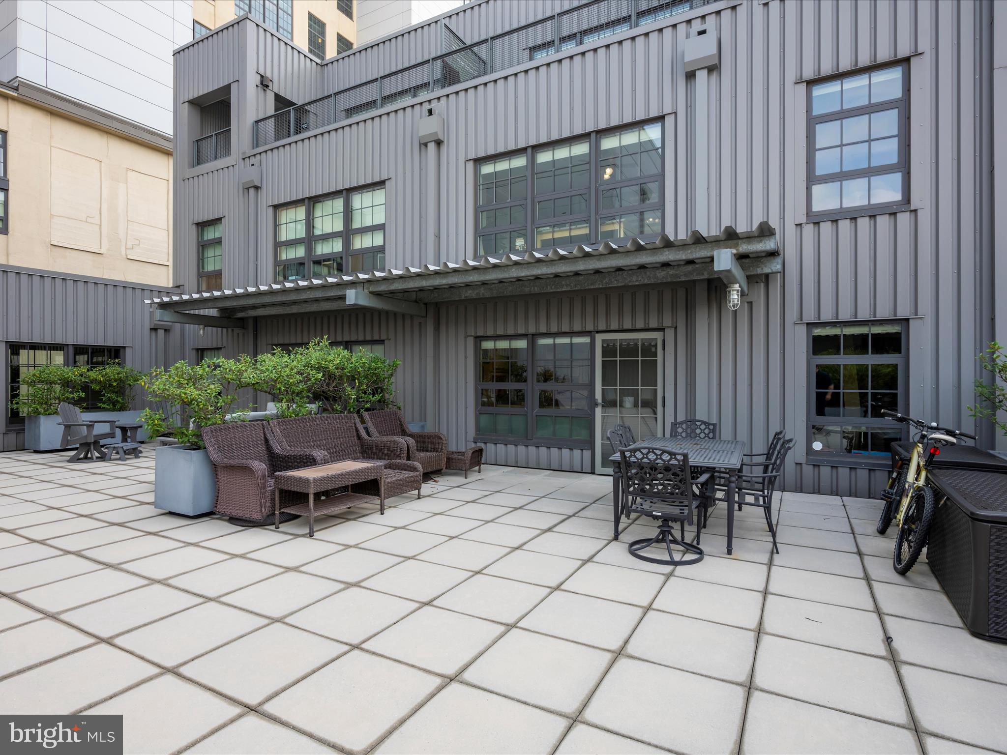 LOCUST POINT - Residential