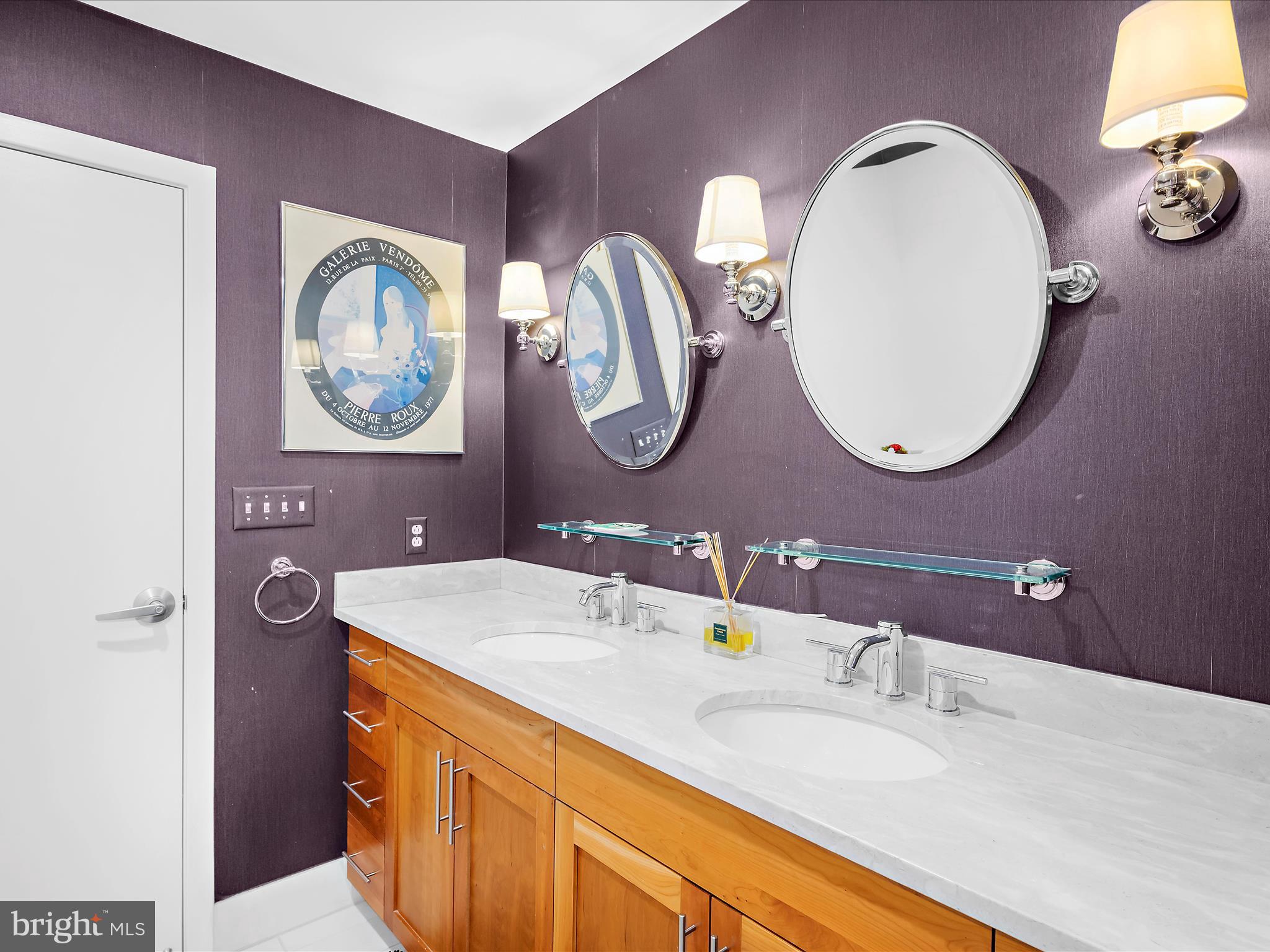 LOCUST POINT - Residential