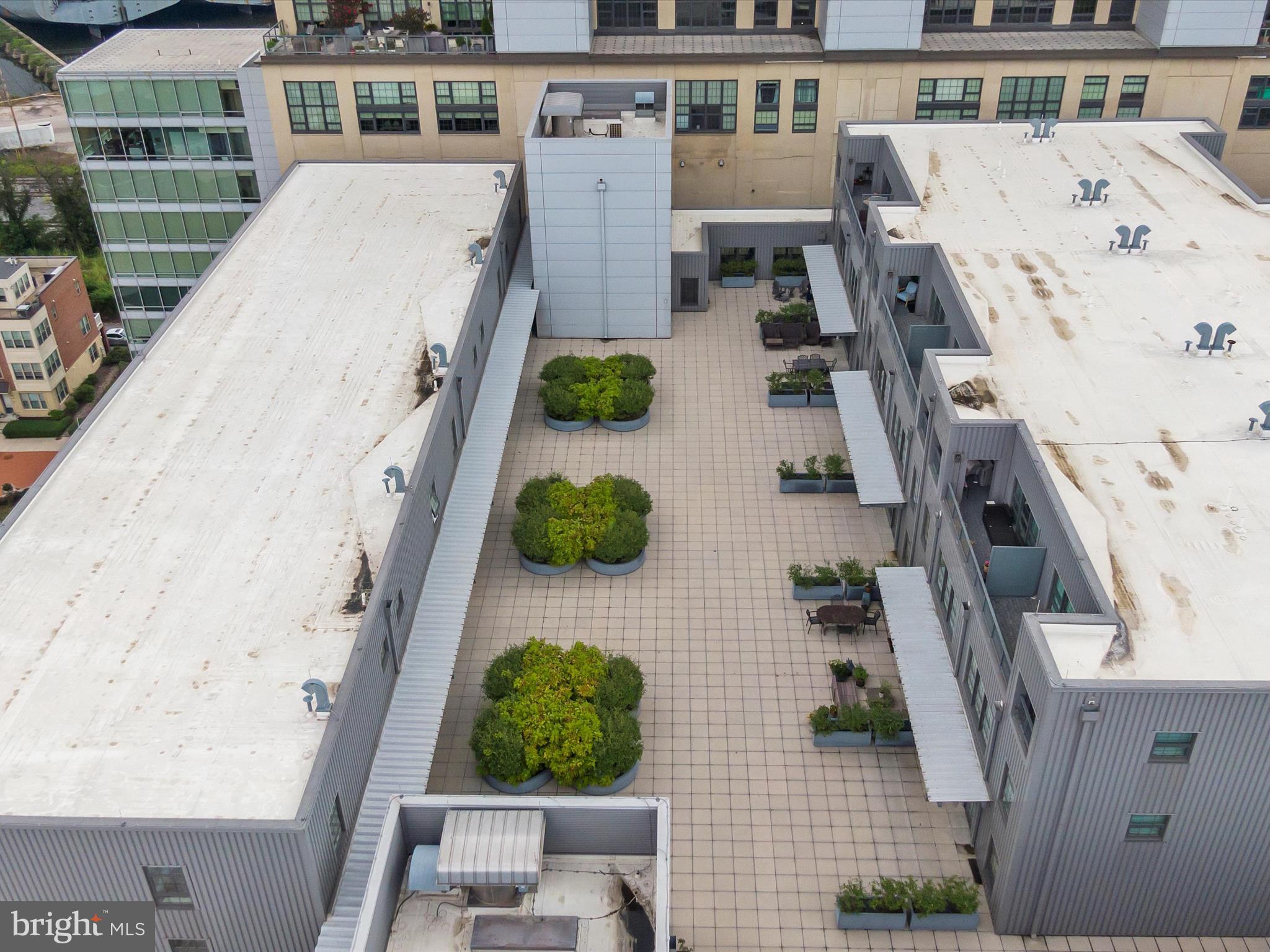 LOCUST POINT - Residential