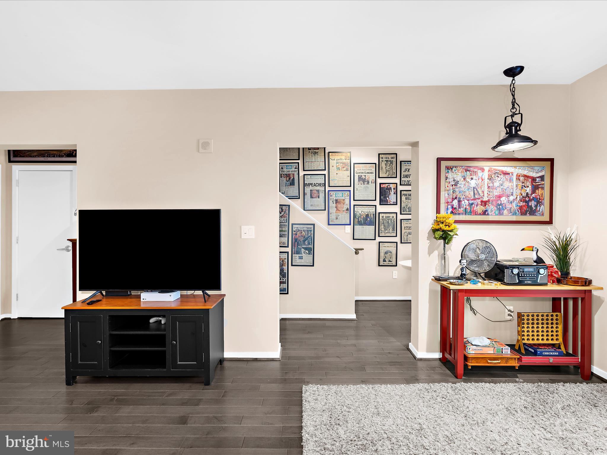 LOCUST POINT - Residential