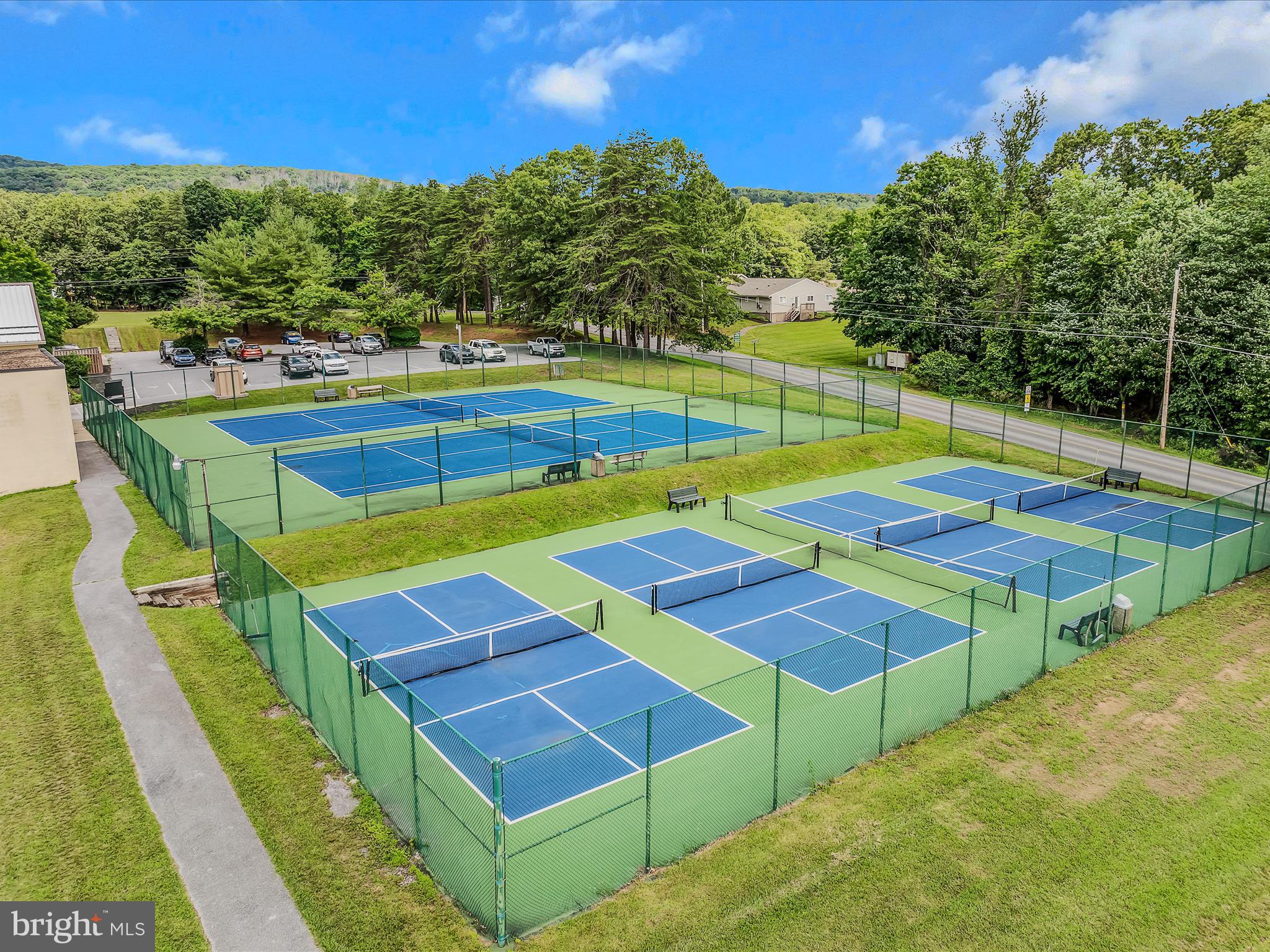 THE WOODS - Residential