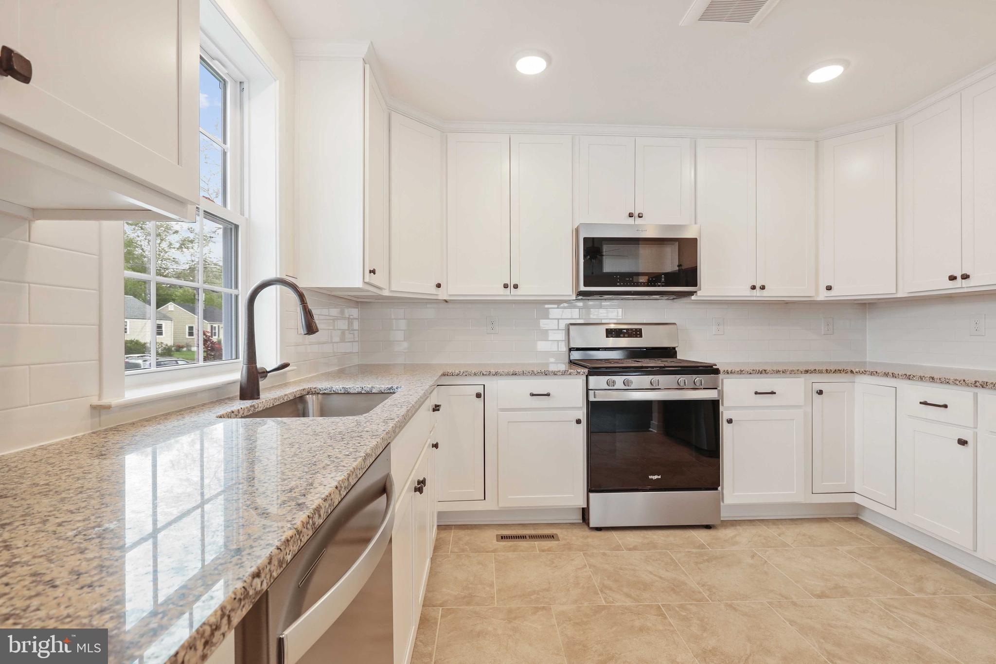 ABERDEEN HILLS - Residential